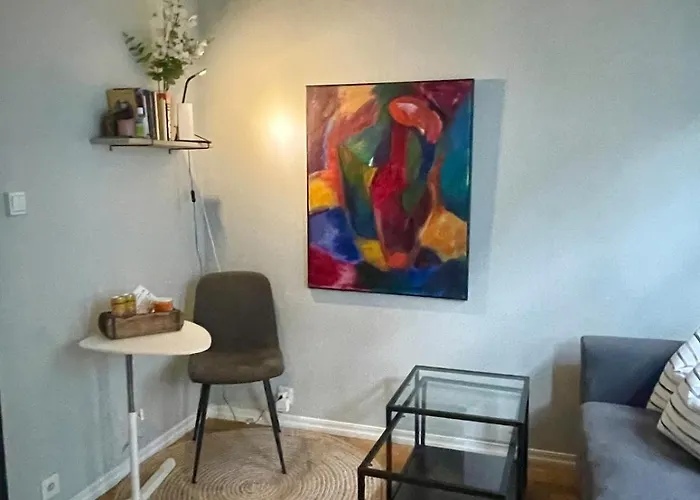 Central Studio Apartment *