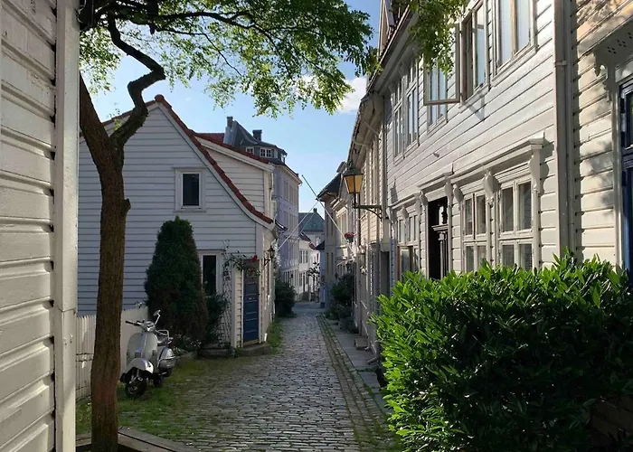 Central Studio Apartment *