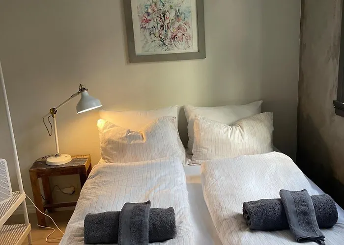 Central Studio Apartment *